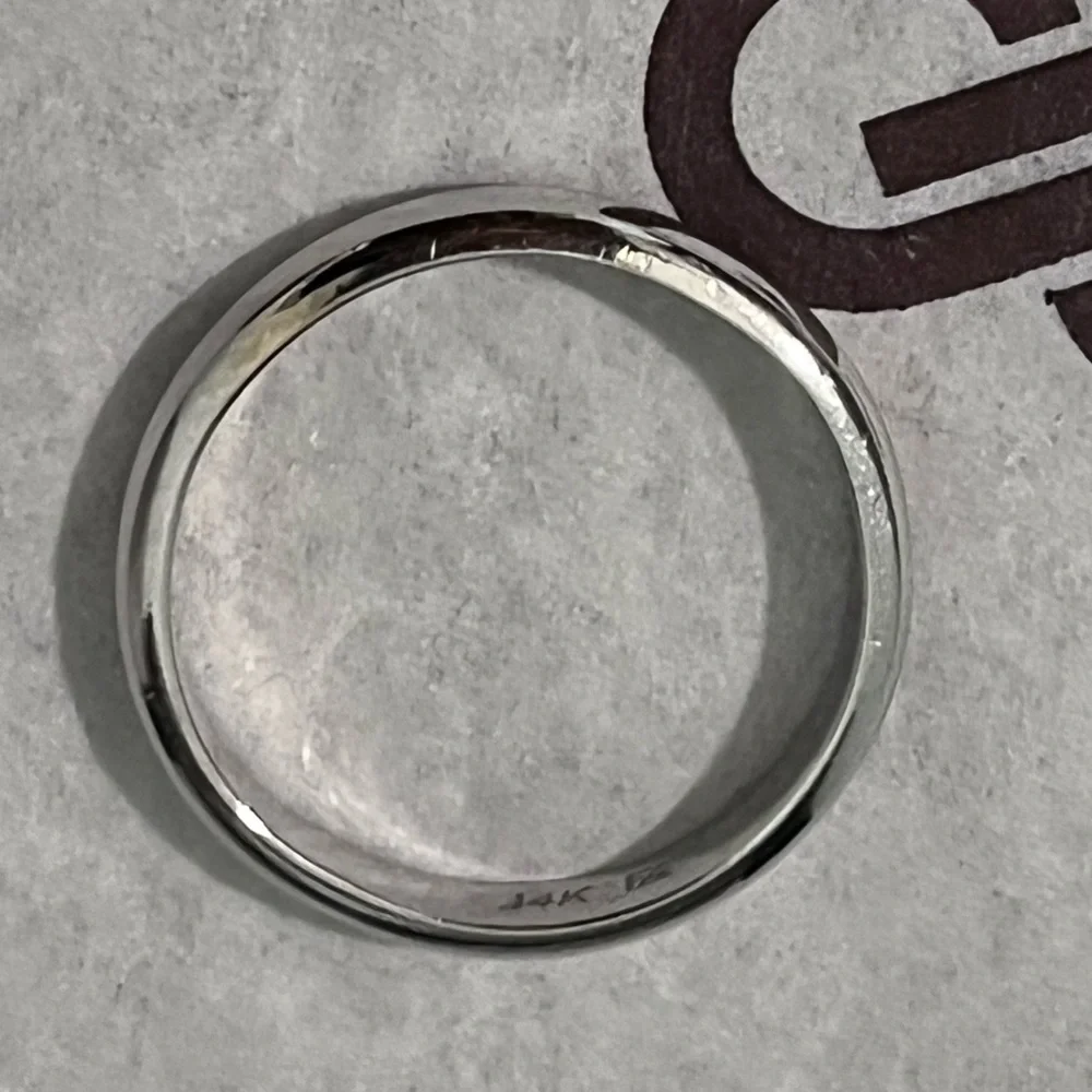 PRE-LOVED AUTHENTIC 14K SOLID WHITE GOLD BAND. - Picture 3 of 8